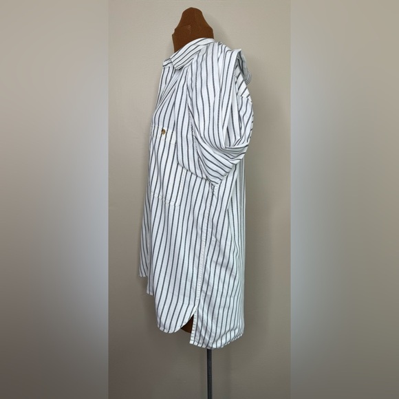 The Heartland Company White Striped Oversized Button Down Size Large - Picture 3 of 10
